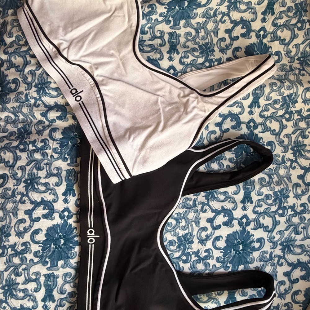 ALO yoga heartthrob set